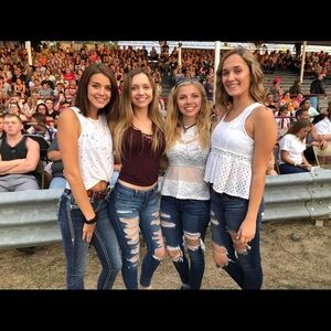 Meet your Posher, Ariel